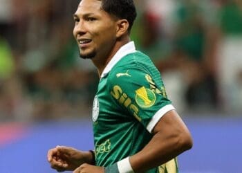 Rony comenta sobre a negociação com o Vasco: ‘O que ocorreu foi bastante conversa e muito mimimi’