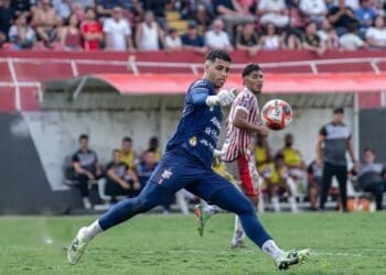 Há 1.096 minutos sem sofrer gols, goleiro do Paulista se destaca em ranking liderado pelo recordista mundial Mazarópi.