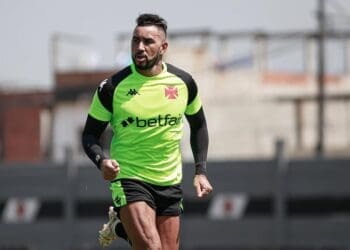 Vasco compartilha imagens do treino realizado nesta sexta-feira no CT Moacyr Barbosa; confira