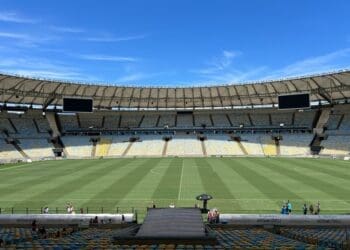 Confira os jogadores suspensos e os que estão pendurados no confronto entre Flamengo e Vasco.