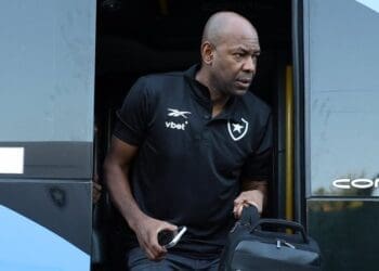 Com as partidas da Recopa marcadas para os dias 20 e 27 de fevereiro, o Botafogo pode optar por preservar alguns jogadores na partida contra o Vasco, que ocorrerá no domingo.
