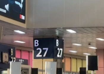 Pedrinho está no aeroporto se preparando para a viagem ao Espírito Santo; confira o vídeo.