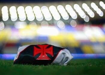 Vasco irá vestir a camisa branca na partida contra o União-MT.