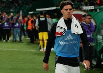 Vasco fecha acerto salarial e contrato com Nuno Moreira e avança na negociação de compra com o Casa Pia