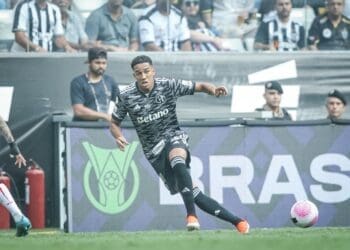 Vasco está em negociações para o empréstimo do atacante colombiano Palacios, atualmente no Atlético-MG.