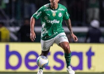Vasco e Cruzeiro demonstram interesse no jovem defensor Kaiky Naves, do Palmeiras.