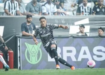 Acertado com o Vasco, Palacios registrou um dos sprintes mais velozes do último Campeonato Brasileiro, alcançando a marca de 36 km/h.