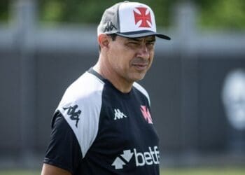 Rayan pode iniciar como titular no jogo contra o Botafogo.