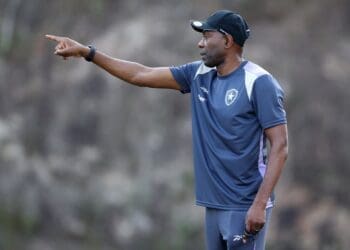 Botafogo pode escalar um time alternativo diante do Vasco