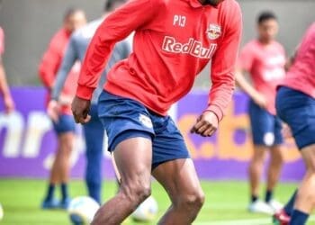 Vasco fez uma tentativa de contratação do zagueiro Sergio Palacios em 2024.