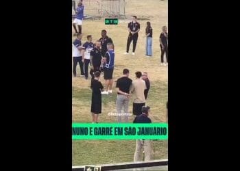 Além de Nuno Moreira, Benjamin Garré também se encontra em São Januário.