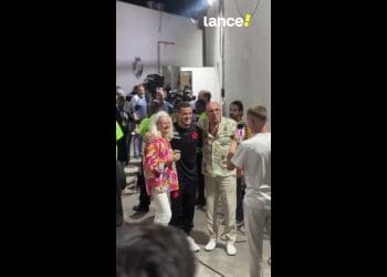 Pais de Maxime Domínguez tiraram fotos com Coutinho em São Januário; confira o vídeo