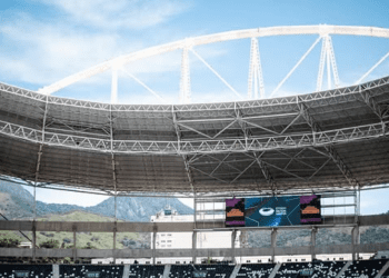 Carlos Amodeo declara que o confronto Vasco x Flamengo ocorrerá no Engenhão.