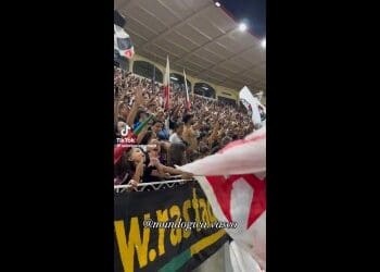 Vídeo de pequenos torcedores do Vasco animando durante o jogo contra o Botafogo em São Januário se torna viral; assista