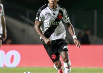 Números de Tchê Tchê vestindo a camisa do Vasco