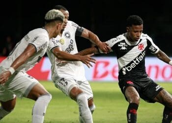 Tchê Tchê apresenta lesão confirmada no ligamento do joelho e é incerto para o primeiro confronto contra o Flamengo.