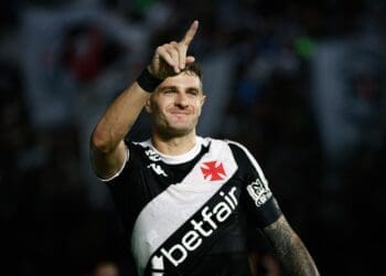 Com 4 gols concedidos, Botafogo é a principal vítima de Vegetti; confira a relação.