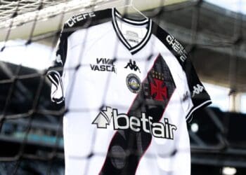 Camisas do Vasco deste sábado serão leiloadas e autografadas