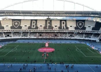 Público fraco no Engenhão para o confronto Vasco x Flamengo