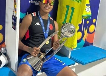 Beach Soccer: Mauricinho, vestindo a camisa do Vasco, compartilha foto com a Copa América