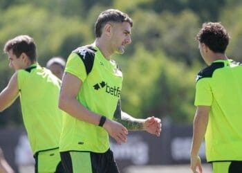 Vasco compartilha imagens do treino nesta segunda-feira; confira