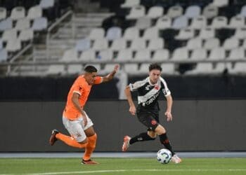 Nuno Moreira é elogiado após sua primeira partida com a camisa do Vasco.