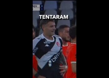 Camisa danificada de Vegetti durante o pênalti contra o Nova Iguaçu será leiloada para beneficiar os residentes da Barreira do Vasco.