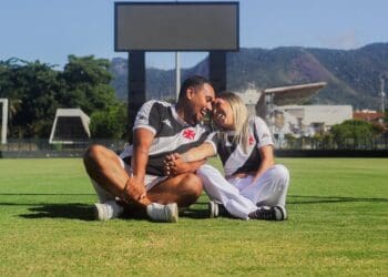 Vascaínos realizam ensaio pré-wedding em São Januário