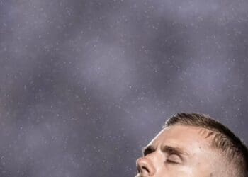 Fora da lista dos convocados para o clássico, Maxime Dominguez compartilha foto no Instagram; confira.