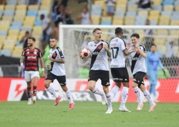 Vasco aproveitará a pausa até o início do Campeonato Brasileiro para integrar os novos reforços e focar no desenvolvimento físico e mental do elenco.