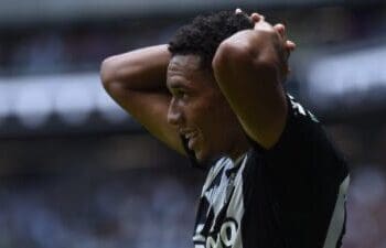 Atlético-MG considera a opção de não ceder Brahian Palacios ao Vasco