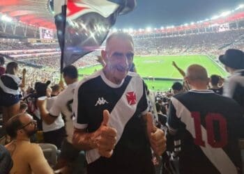 Vascaíno de 83 anos escreve carta a Pedrinho e desabafa: ‘É pouco provável que eu tenha a oportunidade de celebrar um título com meu neto’