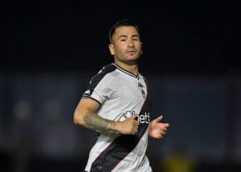 Presidente do América-MG rejeita a possibilidade de negociação por Jean David e Capasso.