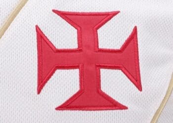 Nova camisa branca da Kappa tem lançamento marcado para abril e possui um design ‘bem tradicional’