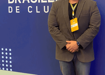 Eduardo Cassiano representa o Vasco em evento do Comitê Brasileiro de Clubes.