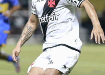 Vasco congratula Jean David, que celebra mais um ano de vida hoje.