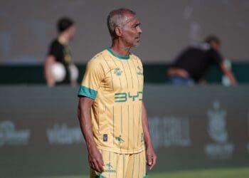 Torneio de showbol contará com a participação de Romário, Donizete, Diego Souza, Alecsandro e outros ex-jogadores do Vasco, de 18 a 27/03 na Barra.