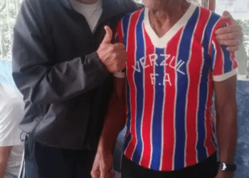 Brito compartilha imagem ao lado de Gaúcho e reflete: ‘Acredito que seríamos uma ótima dupla de zaga nos dias atuais’