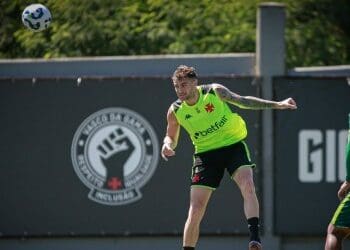 Com gols de Sforza e Payet, o Vasco conquista a vitória sobre o Boavista por 2 a 1 em um jogo-treino realizado no CT Moacyr Barbosa.