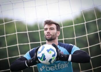 Vasco fornece informações atualizadas sobre as condições médicas de Tchê Tchê, Estrella, Adson, David, Coutinho, Léo Jardim e Alex Teixeira.