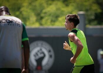 Titulares do Vasco foram derrotados pelo Boavista por 1 a 0; reservas reverteram o placar no jogo-treino.