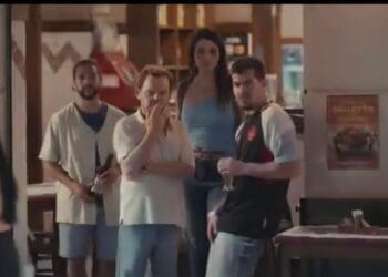 Chamada da novela ‘Vale Tudo’, da TV Globo, apresenta personagem usando camisa do Vasco; assista ao vídeo