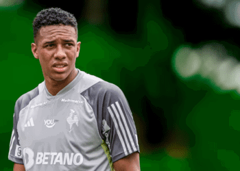 Vasco está considerando apresentar uma nova oferta pelo atacante Brahian Palacios, jogador do Atlético-MG.