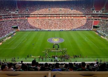 Vasco pode arrecadar mais de R$ 2,5 milhões com a negociação do mando de campo contra o Palmeiras.