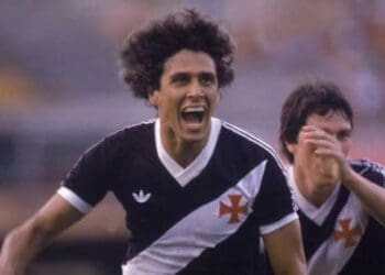 Roberto Dinamite detém o recorde de maior número de participações em gols na história do Campeonato Brasileiro.