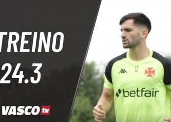 Philippe Coutinho e Adson participaram do treino junto com o restante do time; confira o vídeo na VascoTV.