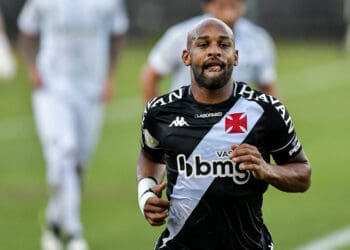 Para Fellipe Bastos, o Vasco deve olhar para seus oponentes como exemplo para evoluir.