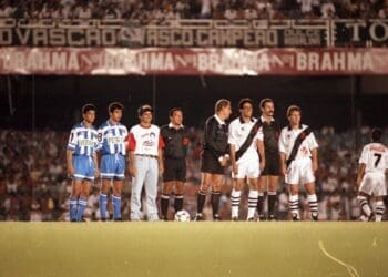 La Coruña recorda o amistoso de despedida de Roberto Dinamite há 32 anos