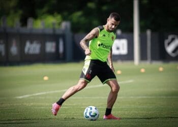 Vasco compartilha imagens do treino realizado nesta terça-feira no CT Moacyr Barbosa; confira!
