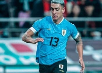 Puma Rodríguez retorna aos treinos com o elenco do Vasco após sua participação nos treinamentos da Seleção Uruguaia.